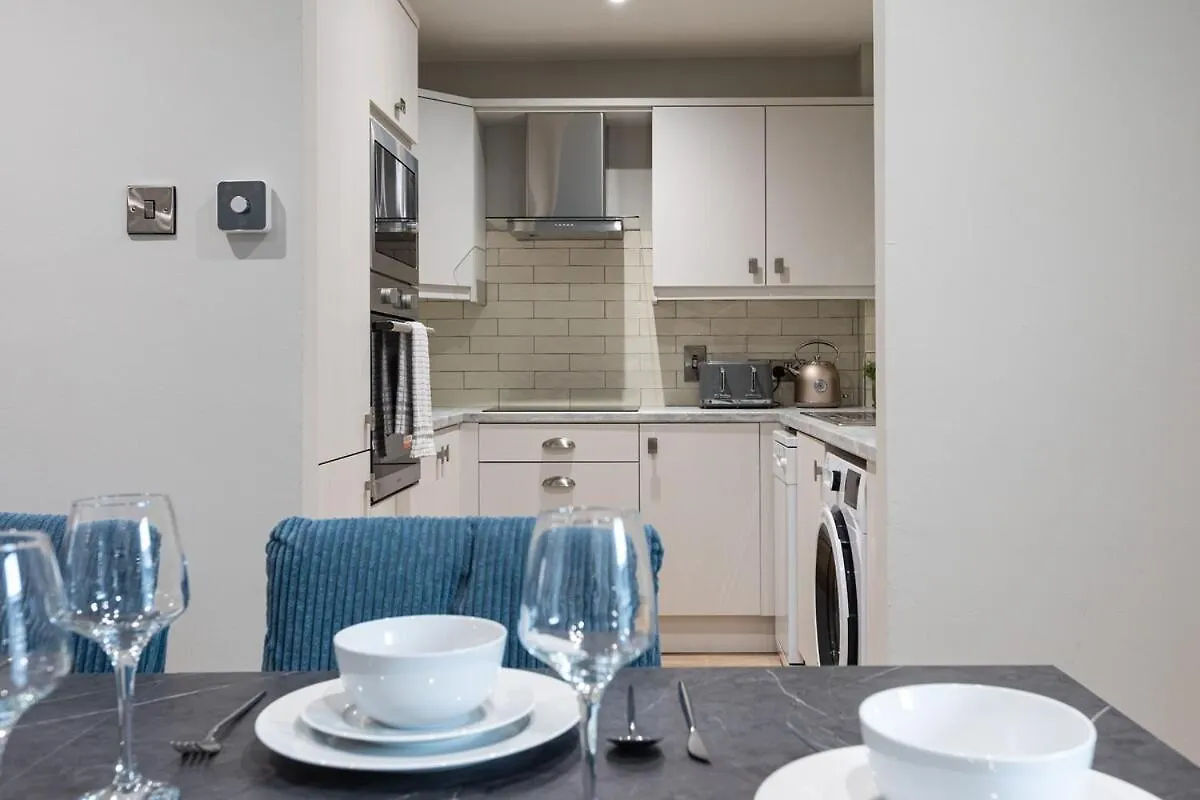 בלפסט Stylish, Luxury, Parking Sleeps 6, 2-Bath, City Centre 0*,  בריטניה