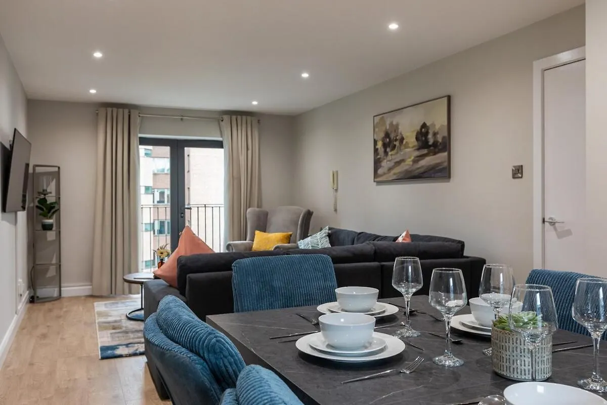 בלפסט Stylish, Luxury, Parking Sleeps 6, 2-Bath, City Centre 0*,